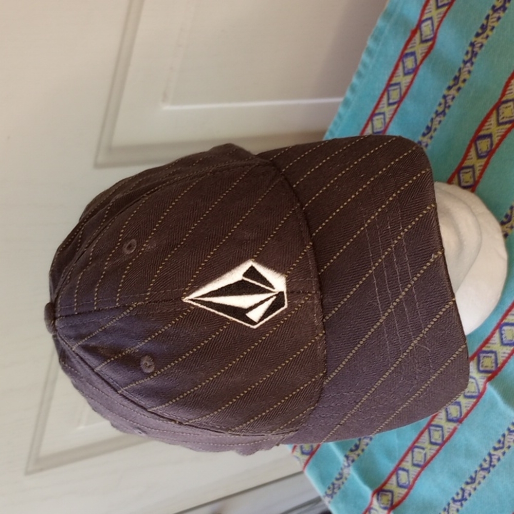 Volcom baseball cap youth size
